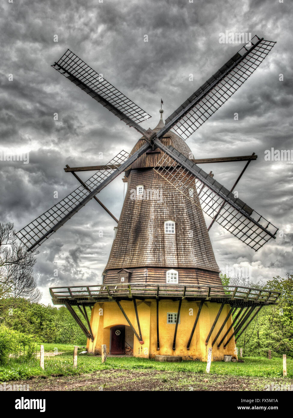 Vecchio mulino a vento di sparare ad alta gamma dinamica Foto Stock