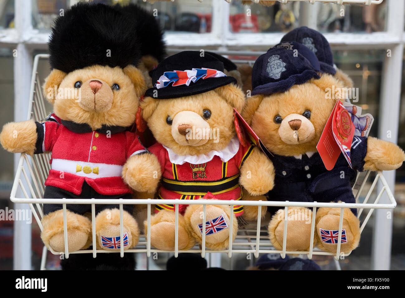 Windsor orsetti, coldstream guard, poliziotto e Royal beefeater orsi per la vendita Foto Stock