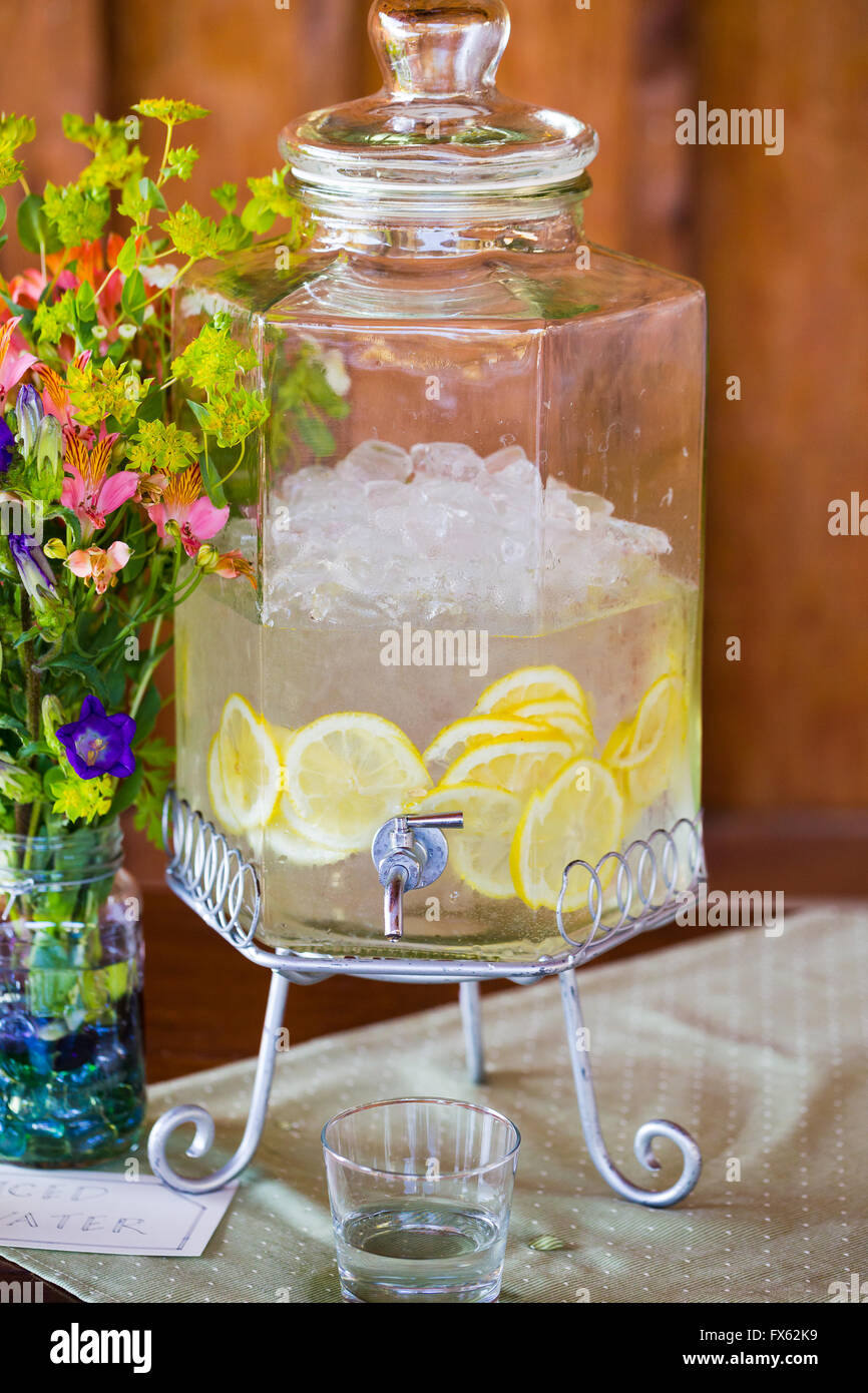 Barattolo di acqua ad un ricevimento di nozze nel sud della Oregon. Foto Stock