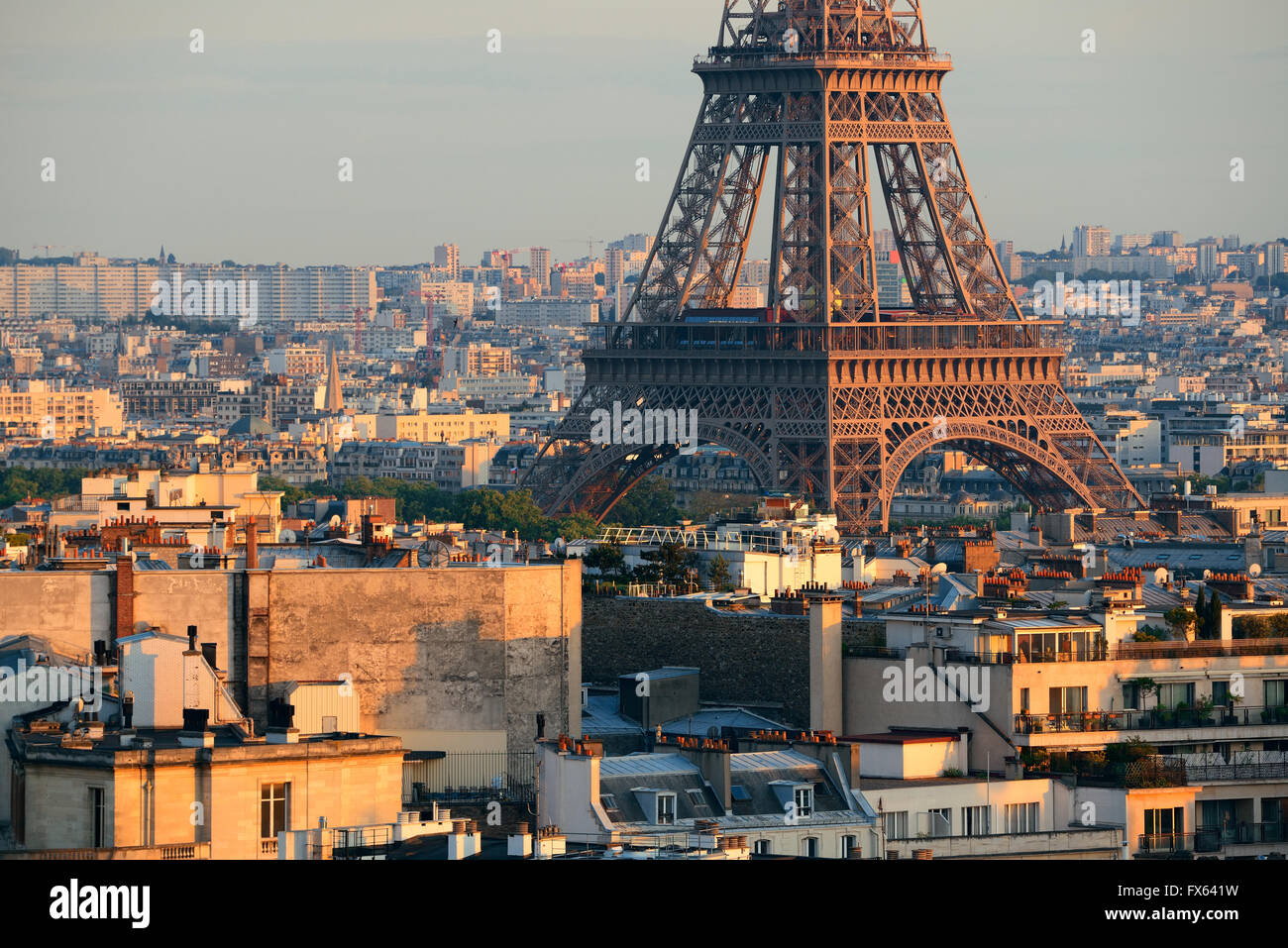 Parigi vista sul tetto skyline e Torre Eiffel in Francia. Foto Stock