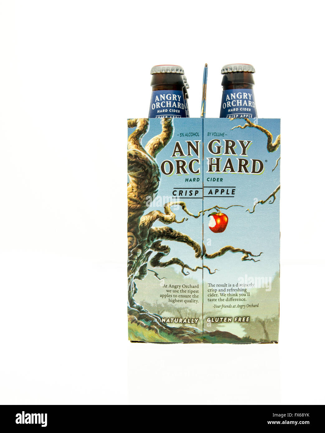 Winneconne, WI - 15 Marzo 2016: Un six pack di Angry Orchard hard sidro in fresco sapore di Apple Foto Stock