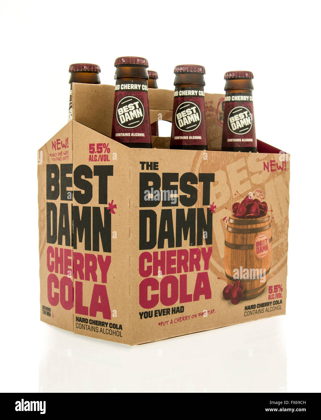 Winneconne, WI - 15 Marzo 2016: Un six pack di Best Damn cherry cola Foto Stock