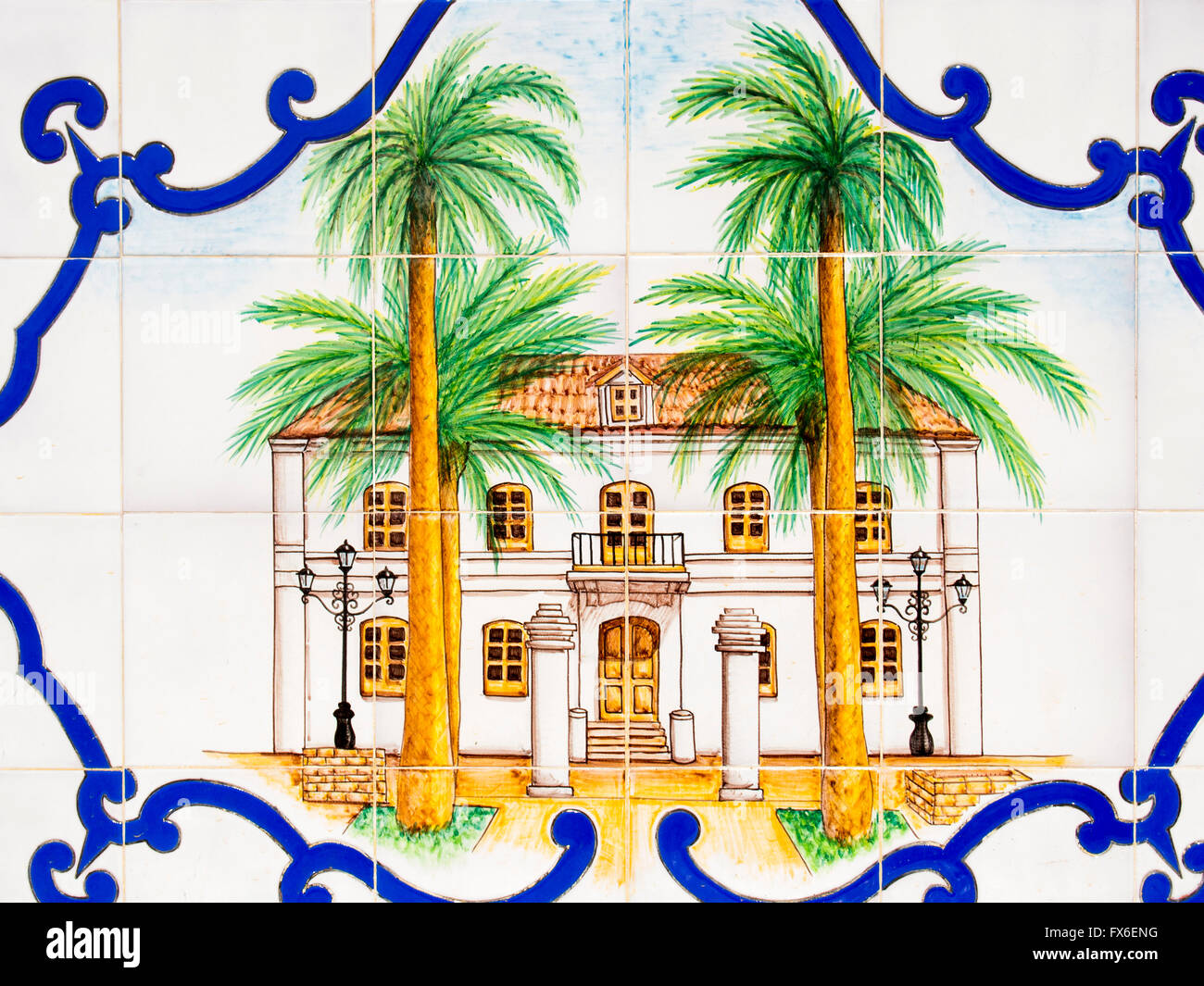 Banca decorata con piastrelle, Marbella. Provincia di Malaga, Costa del Sol, Andalusia, Spagna Europa Foto Stock