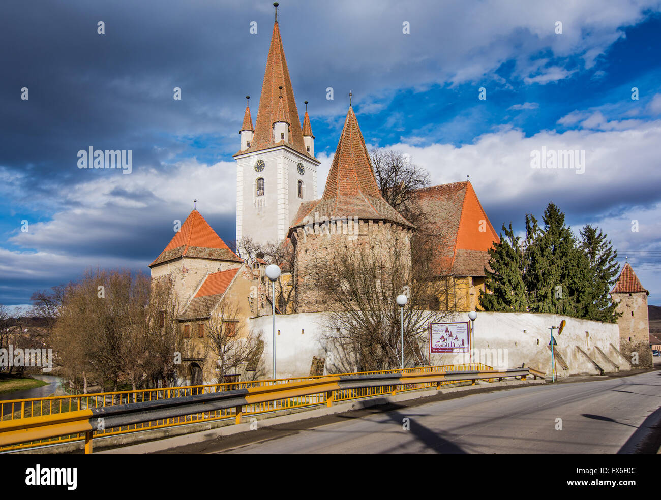 La chiesa fortificata di Cristian, Romania, vicino a Sibiu. Southeastern Transilvania in Romania ha uno dei più alti numeri di st Foto Stock