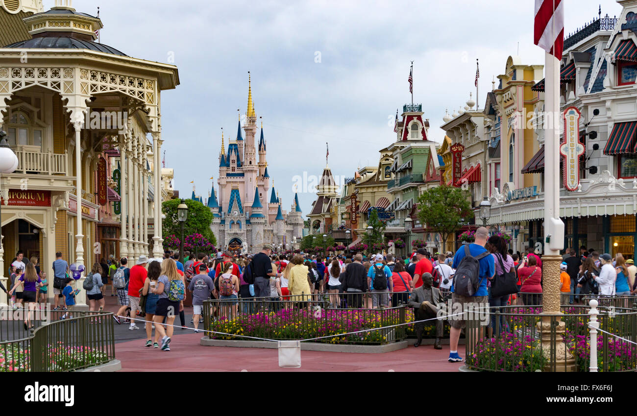 Main Street USA nel Parco a Tema del Regno Magico, Walt Disney World, a Orlando, Florida. Foto Stock