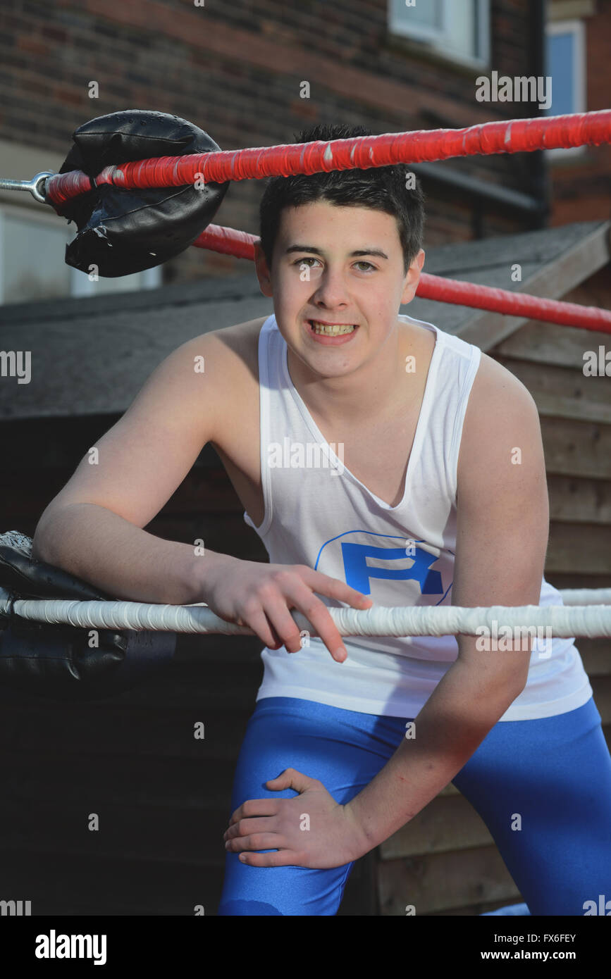 I giovani wrestler Kai Frostick di Barnsley, South Yorkshire, Regno Unito. Foto Stock