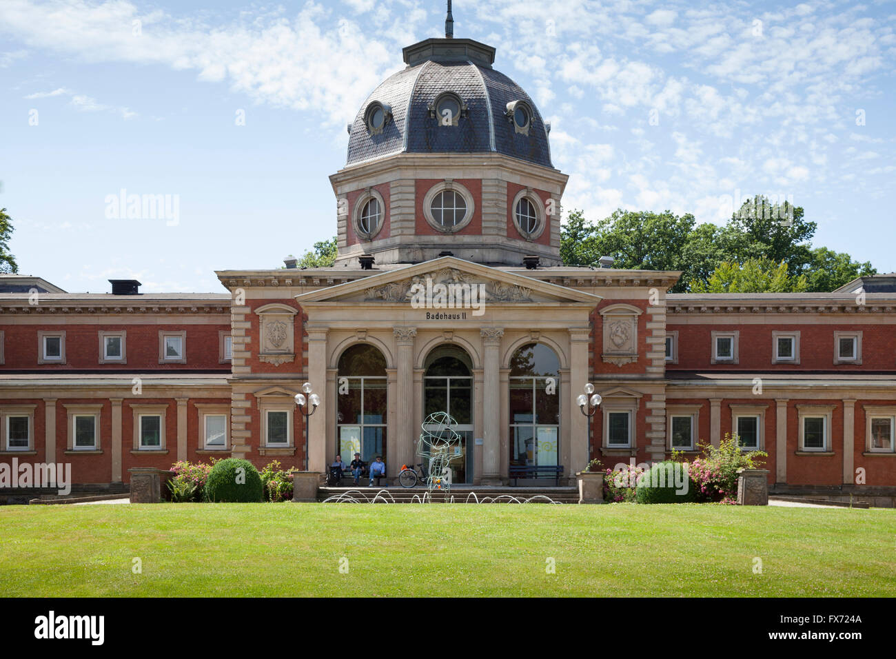 Bathhouse II, i giardini del centro termale di Bad Oeynhausen, Weser Uplands, Nord Reno-Westfalia, Germania Foto Stock