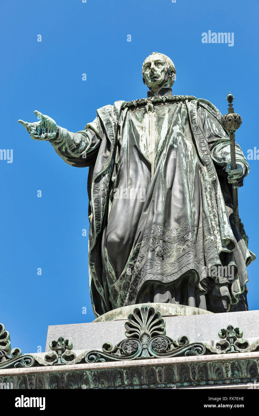 Primo piano statua dell'Imperatore d'Austria Francesco II, ultimo capo del Sacro Romano Impero. Austria, Graz, Freiheitsplatz. Foto Stock