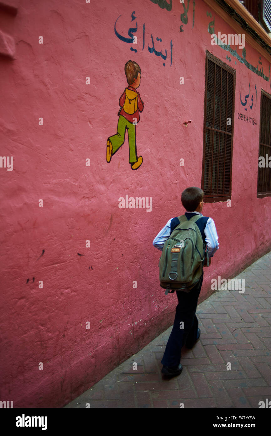 Il Marocco, Tangeri scuola per bambini Medina Foto Stock