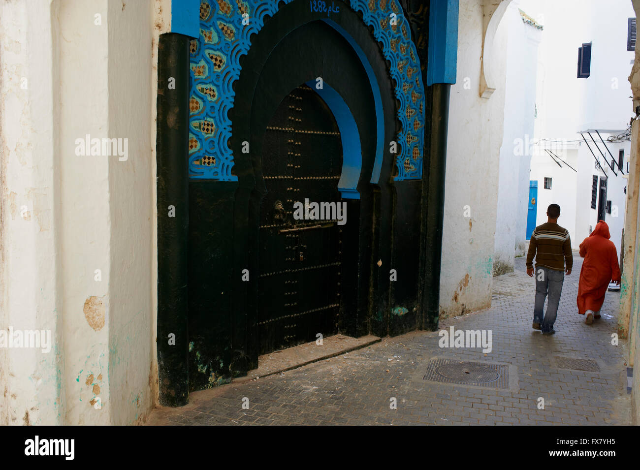 Il Marocco, Tangeri, Medina strada stretta Foto Stock