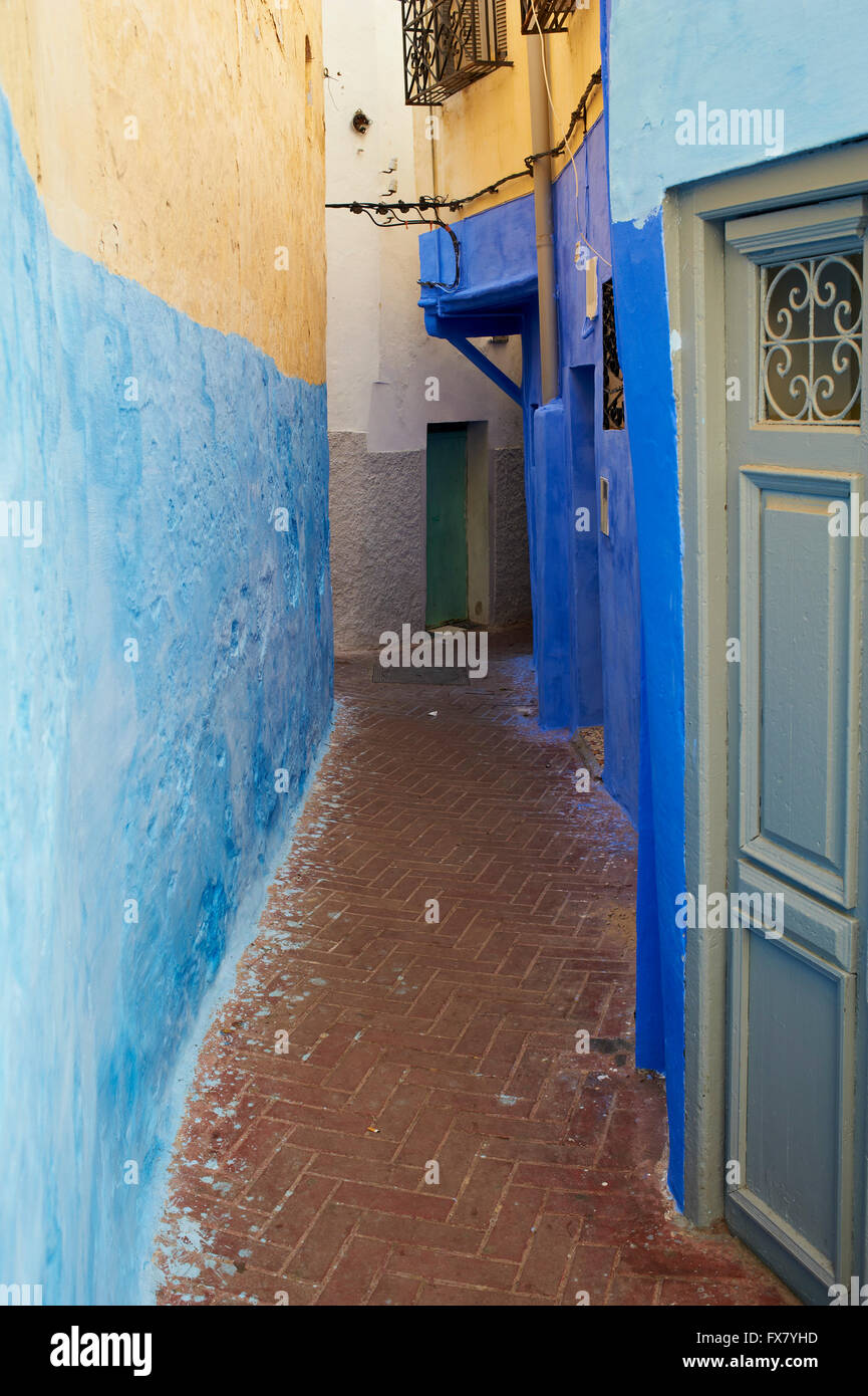 Il Marocco, Tangeri, Medina strada stretta Foto Stock