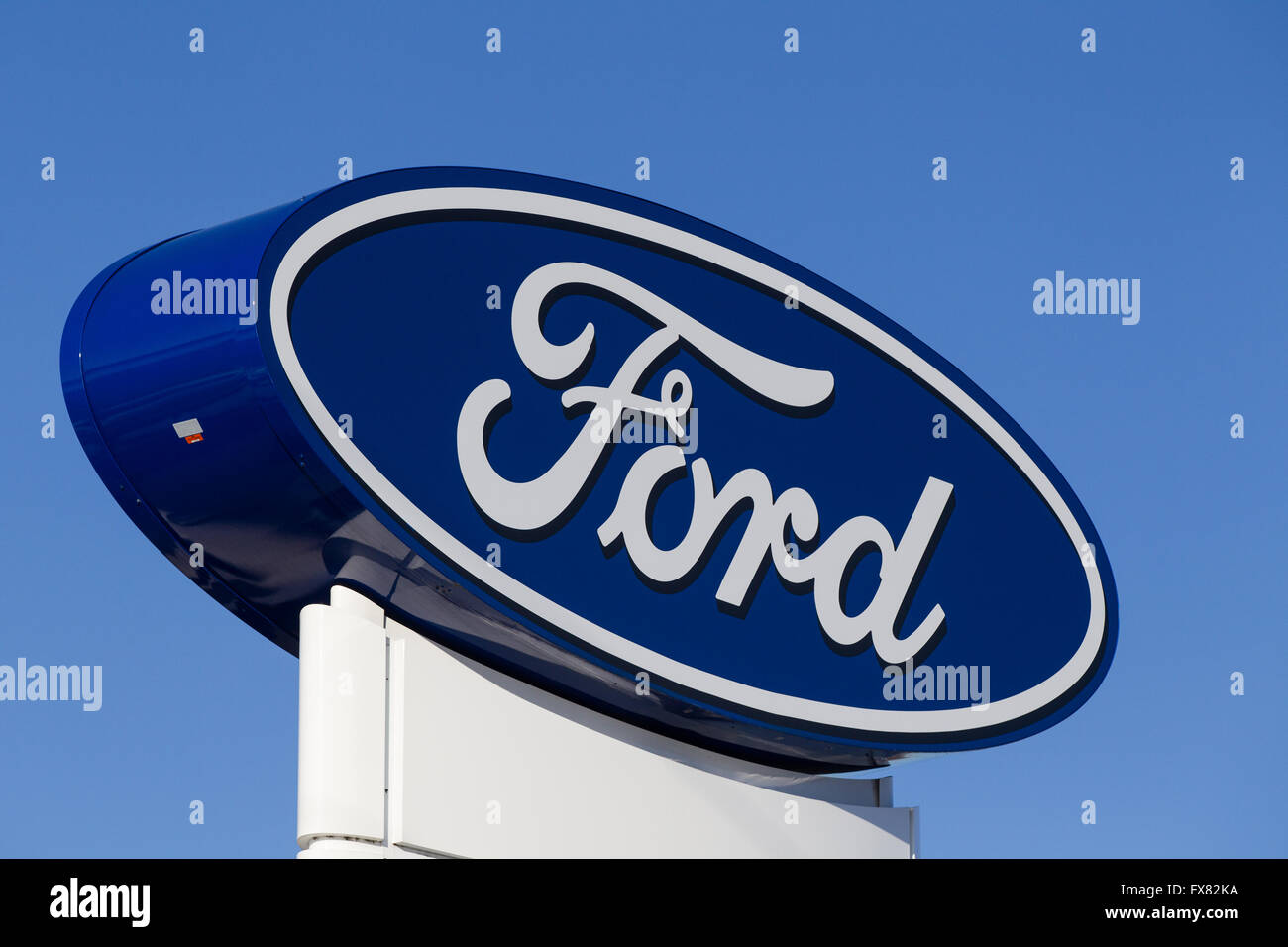 La Ford concessionaria auto a Kingston, Ont., martedì 5 gennaio 2016. Foto Stock