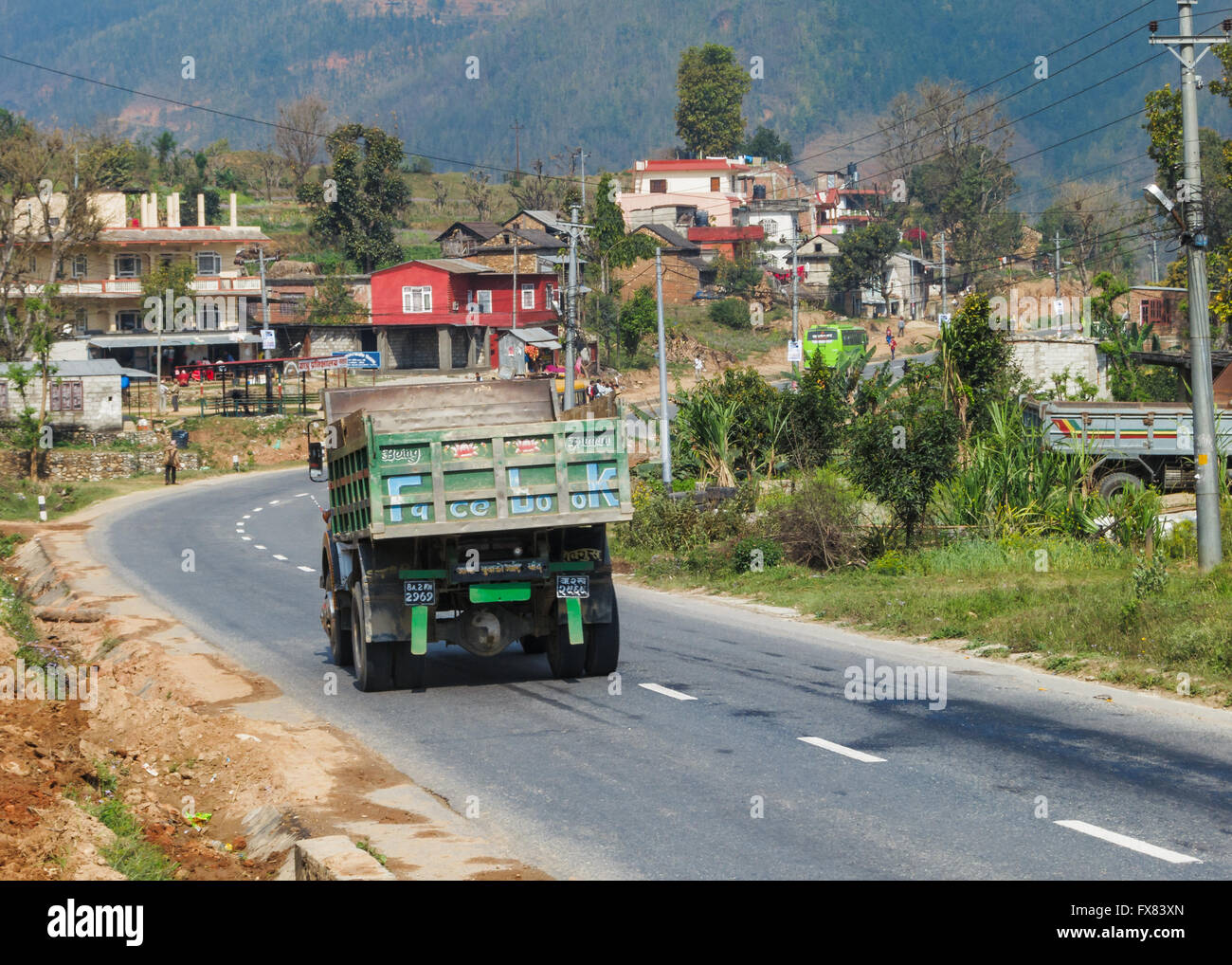 Autocarro con "Facebook" dipinto su di esso in Nepal Foto Stock