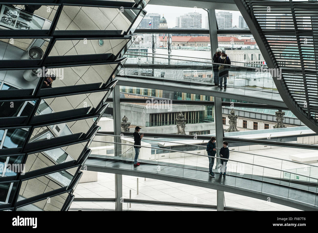 La luce nel Reichstag Germania riflette Ray Boswell Foto Stock