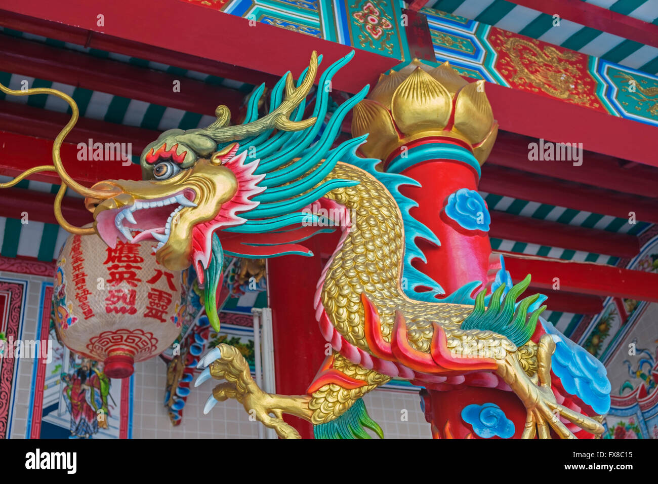 Draghi ornati Charoen Krung tempio Cinese di Bang Rak Bangkok in Thailandia Foto Stock