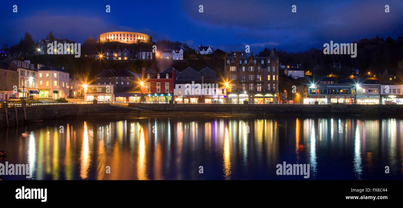 Vista panoramica di Oban al crepuscolo, Oban, Argyll Foto Stock