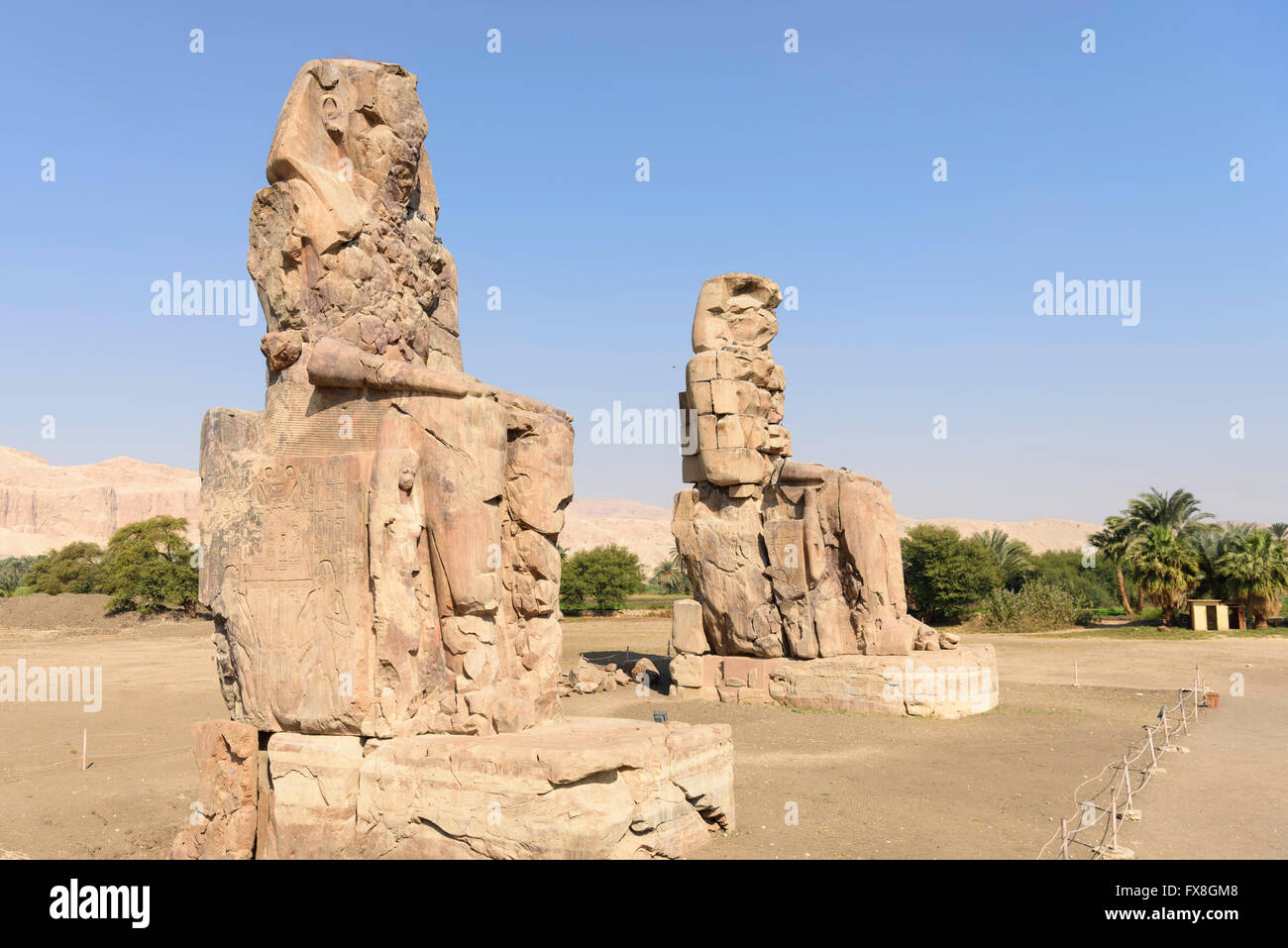 Il Clossi di Memnone Luxor Egitto Foto Stock