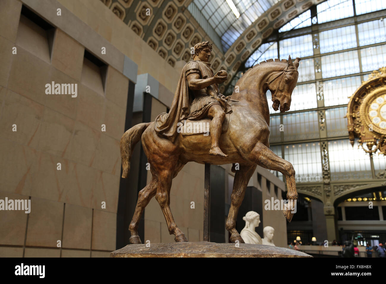 Napoleone I con cavallo come imperatore romano. Statua di Antoine-Louis Barye, 1860-1865. Il Museo d' Orsay. Parigi. La Francia. Foto Stock