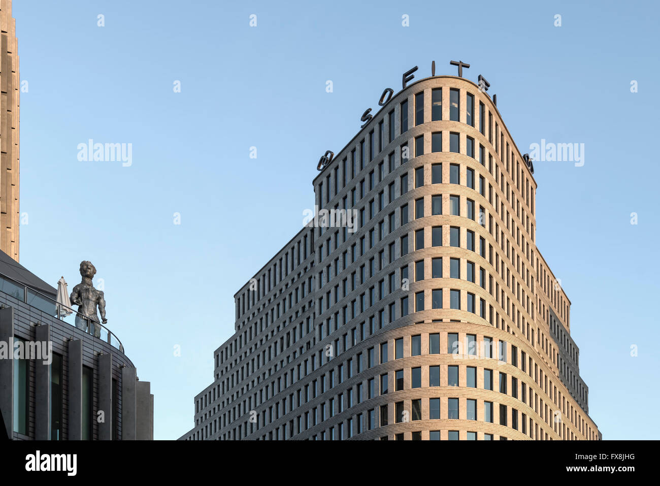 Architettura moderna, hotel Sofitel, Uhland Street, City West, Berlino Foto Stock