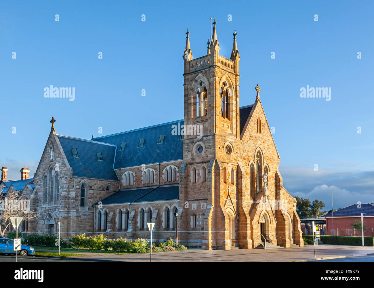 Australia, Nuovo Galles del Sud, Wagga Wagga, Riverina, vista del gotico in stile Rivival St. Michael's Cathedral Foto Stock