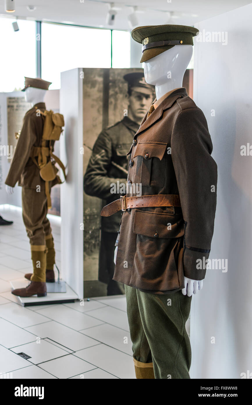 Óglaigh na hÉireann uniformata manichini a Glasnevin Museum. Foto Stock