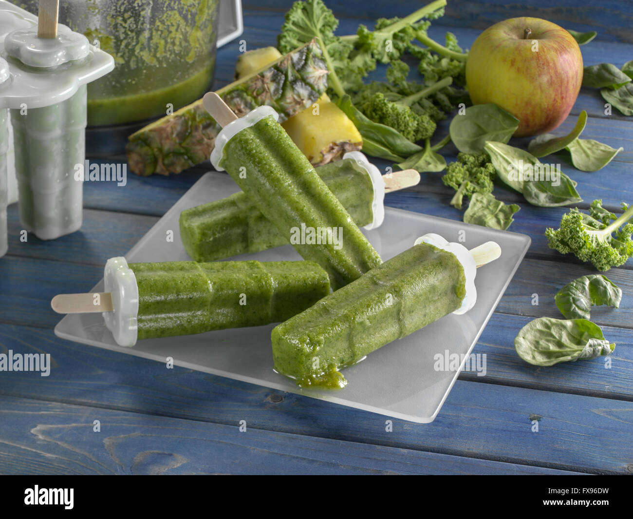 Succo verde popsicles Foto Stock