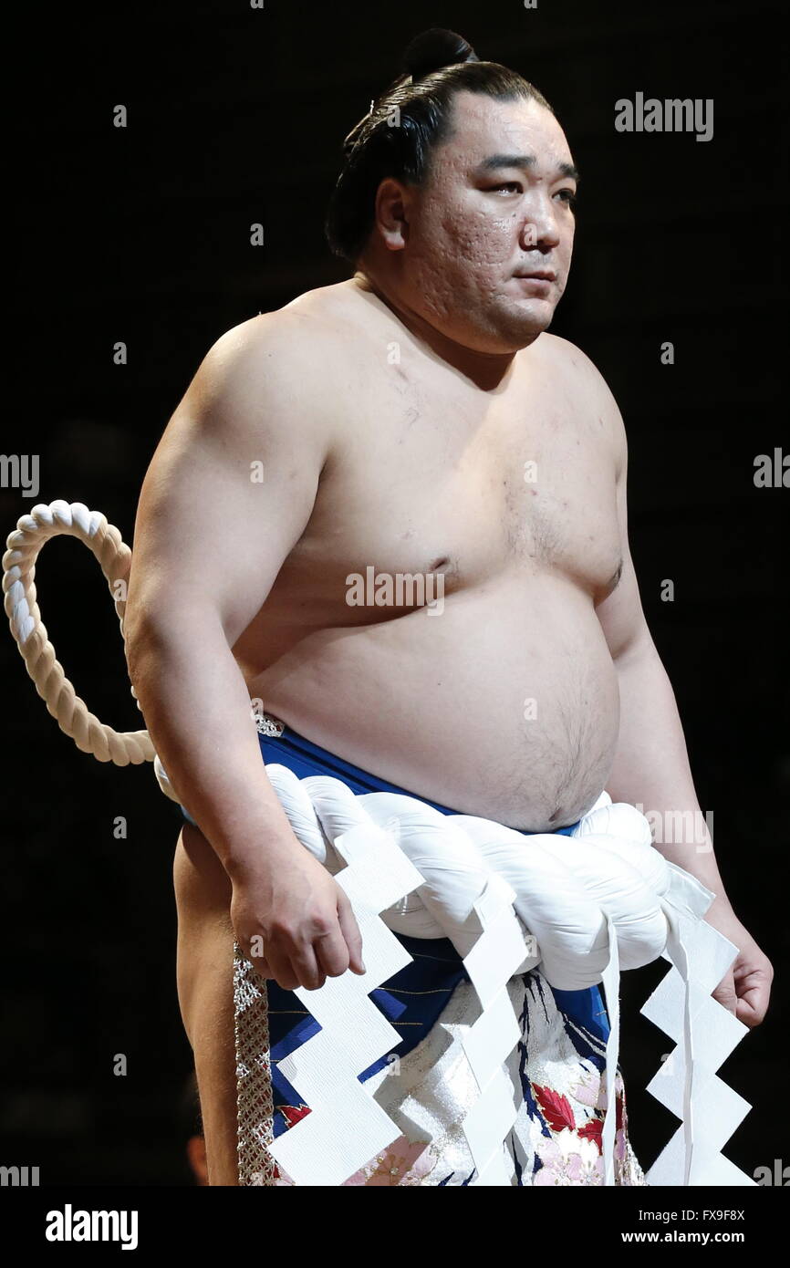 Kawasaki, Giappone. Xiii Apr, 2016. Harumafuji Sumo : 1 Grandi Campionati di Sumo Kawasaki Furusato Basho in Kawasaki, Giappone . Credito: Sho Tamura AFLO/sport/Alamy Live News Foto Stock