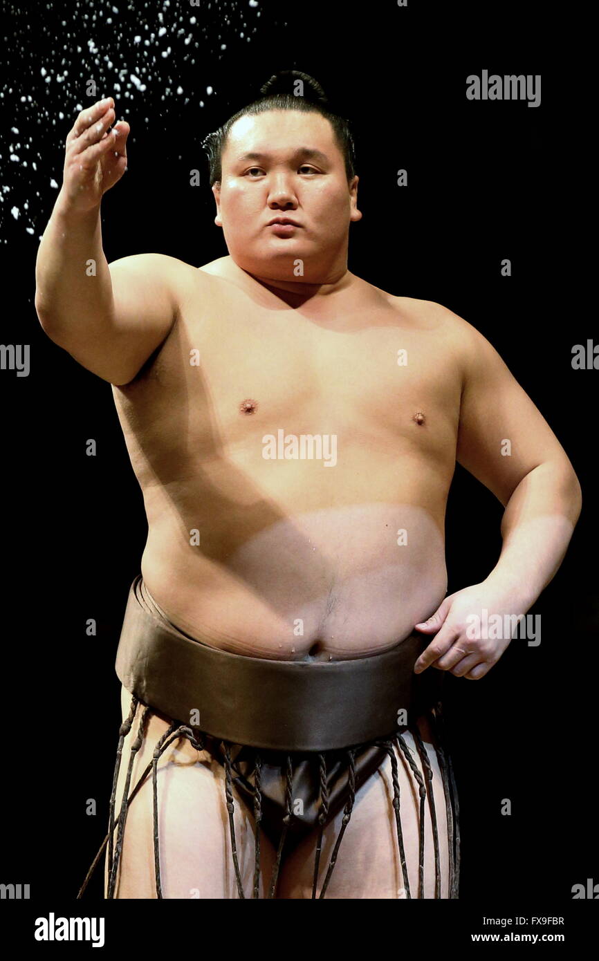Kawasaki, Giappone. Xiii Apr, 2016. Hakuho Sumo : 1 Grandi Campionati di Sumo Kawasaki Furusato Basho in Kawasaki, Giappone . Credito: Sho Tamura AFLO/sport/Alamy Live News Foto Stock