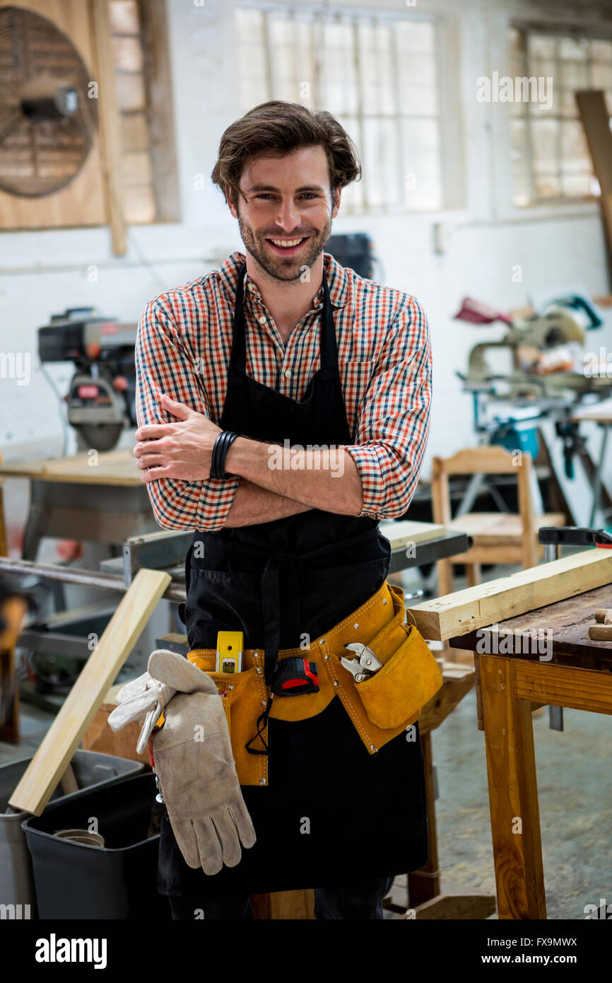 Carpenter è in posa con la sua imbarcazione Foto Stock