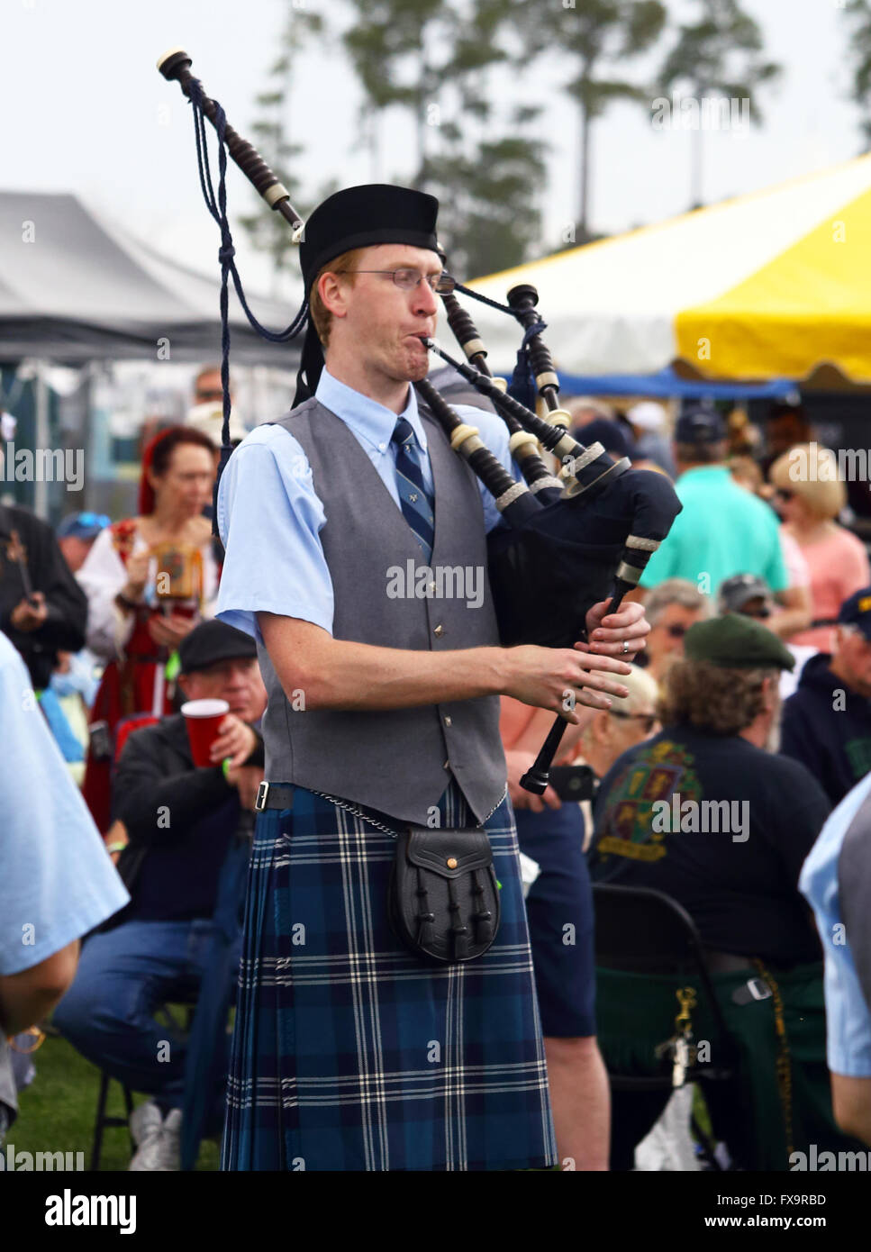 Un bagpiper svolge durante la cerimonia inaugurale dei Giochi delle Highland in Myrtle Beach South Carolina. Fotografato Marzo 19, 2016 Foto Stock