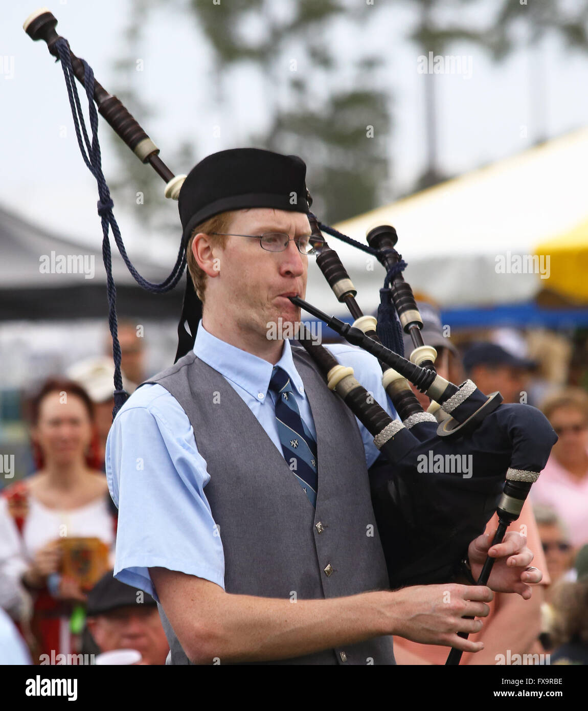 Un bagpiper svolge durante la cerimonia inaugurale dei Giochi delle Highland in Myrtle Beach South Carolina. Fotografato Marzo 19, 2016 Foto Stock