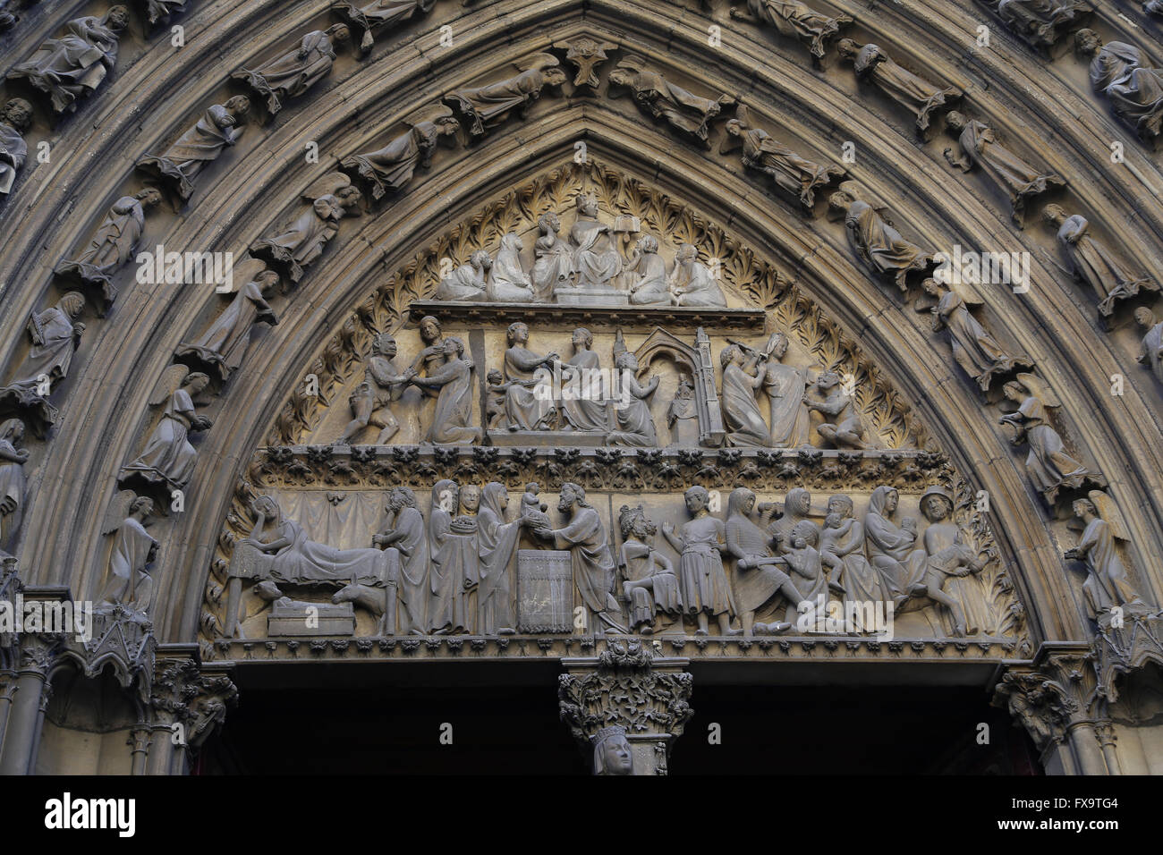 La Francia. Parigi. Cattedrale di Notre Dame. Gotico. Il XIII secolo. Chiostri porta. Foto Stock