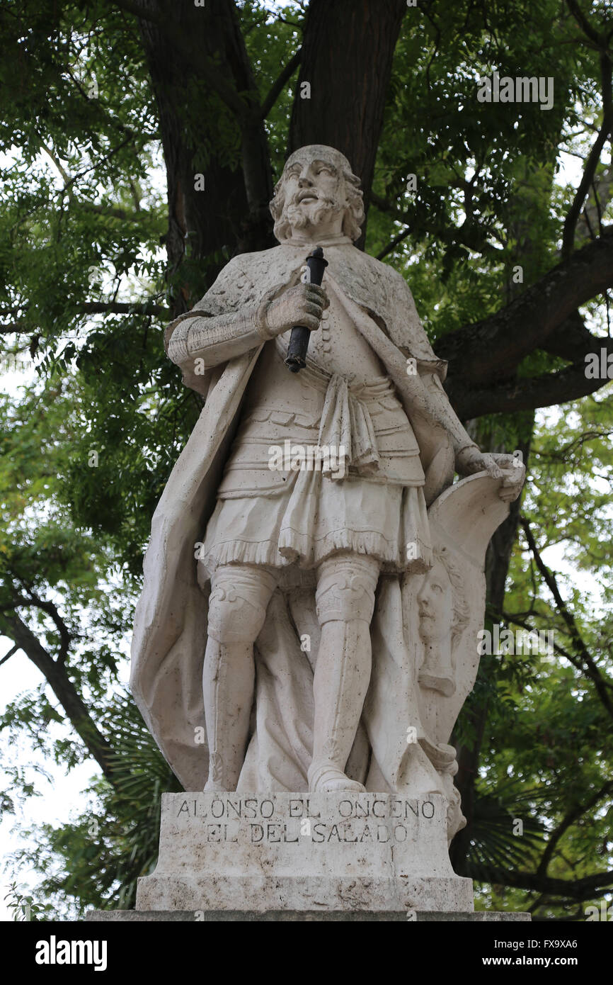 Statua di Alfonso XI (1331-1350), re di Castiglia e Leon e Galizia. Importante vittoria nella battaglia di Salado, 1340. Burgos, Spagna Foto Stock