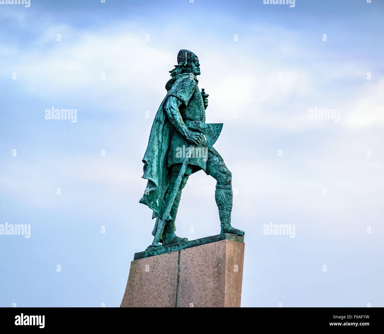 Statua di Leif Eriksson al di fuori Hallgrimskirkja, Reykjavik, Islanda Foto Stock