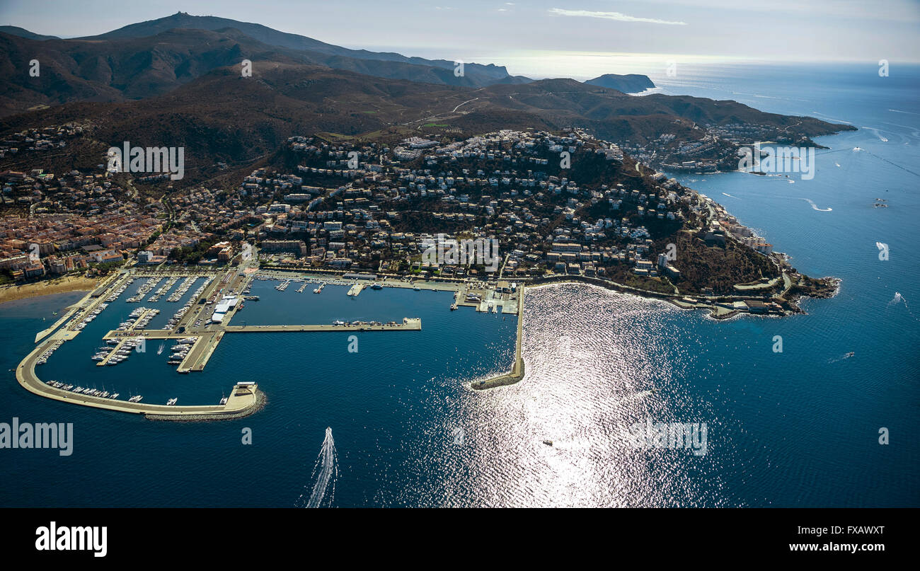 Vista aerea, Marina di rose sul Mar Mediterraneo e sulla baia di Roses, Roses in Costa Brava Catalogna, vista aerea, Foto Stock