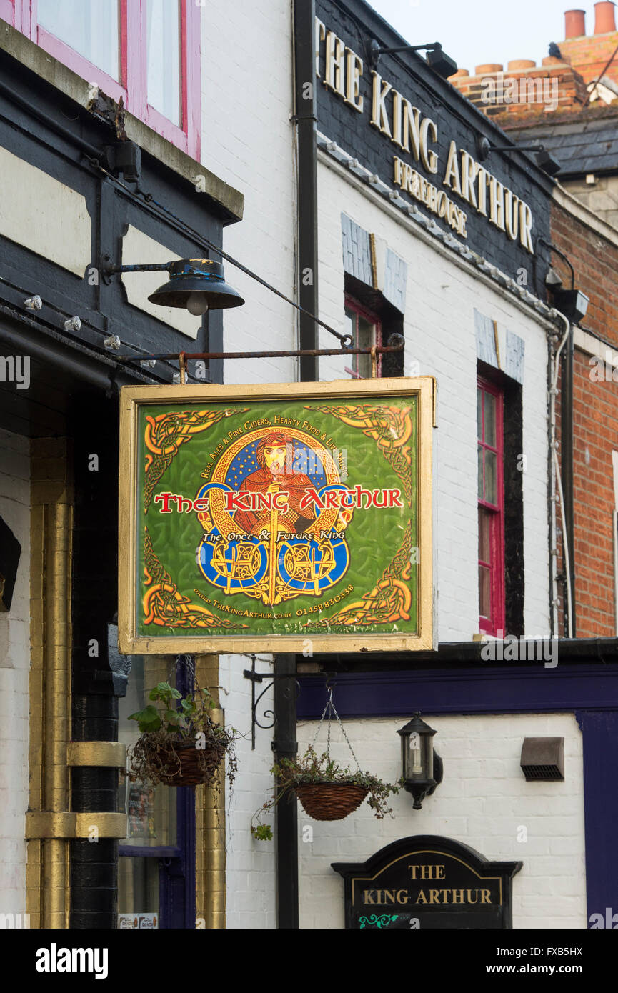 Il Re Artù pub segno. Glastonbury, Somerset, Inghilterra Foto Stock