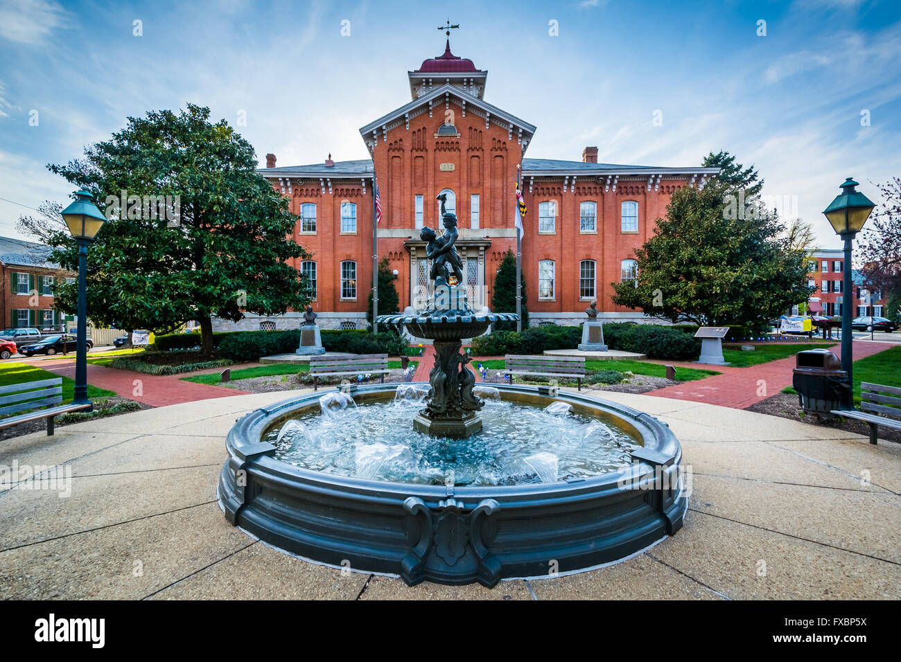 Fontana di fronte al Municipio, in Frederick, Maryland. Foto Stock