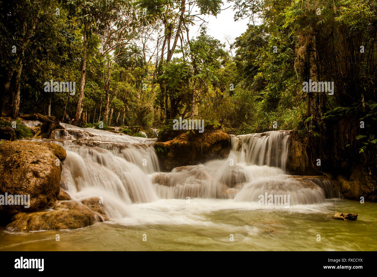 Le cascate di Kuang Si Laos Foto Stock