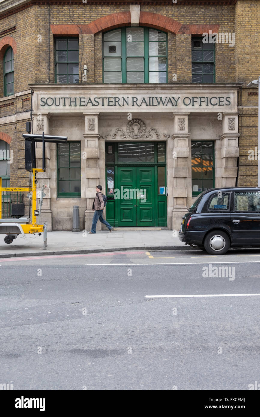Esterno del vecchio South Eastern Railway uffici nel centro di Londra, Regno Unito Foto Stock