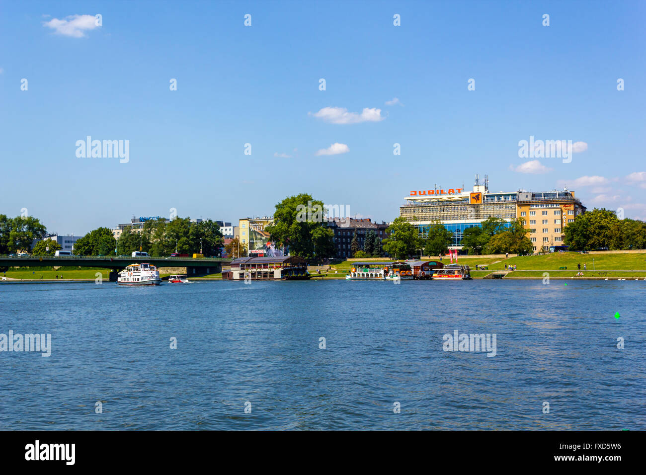 Le imbarcazioni che trasportano i turisti sul fiume Wisla a Cracovia, Polonia Foto Stock