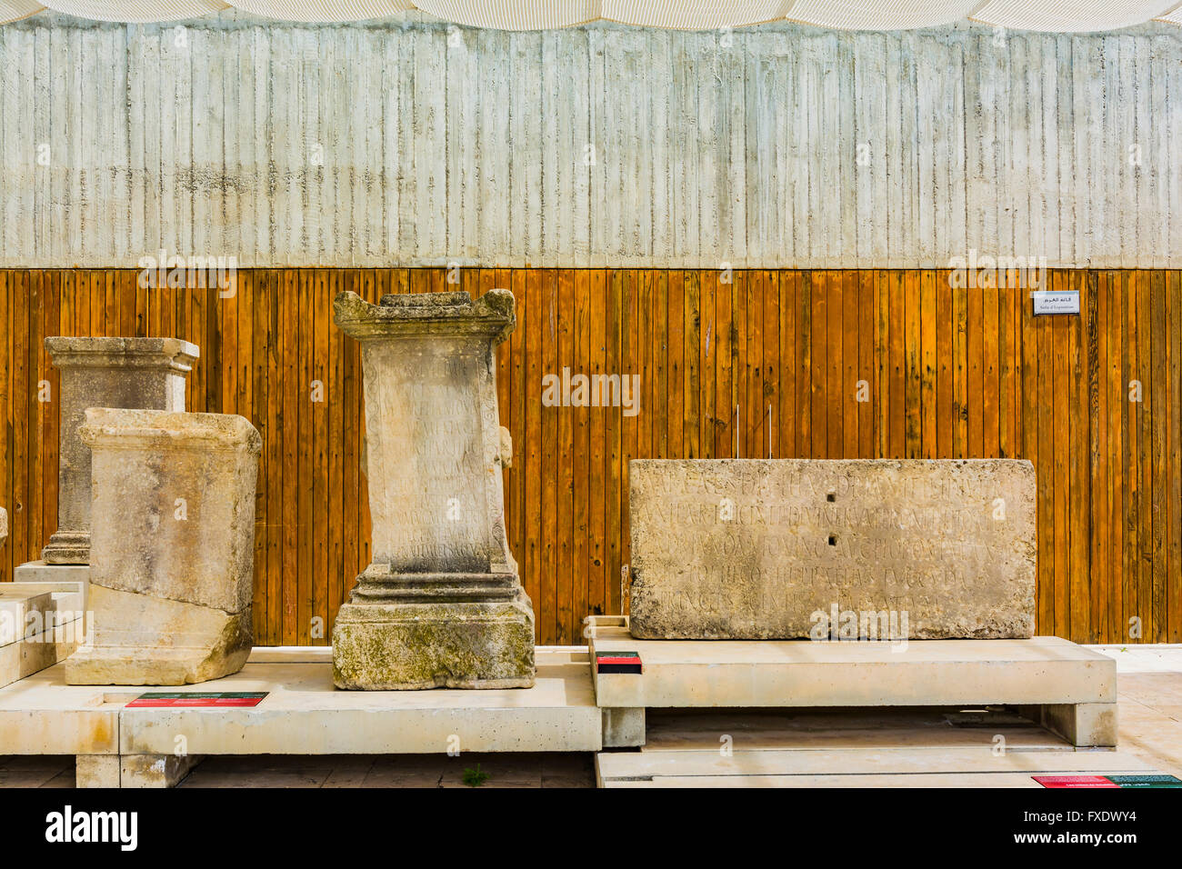 Museo e Centro interpretative. Volubilis, resti della città romana nei pressi di Meknes. Foto Stock