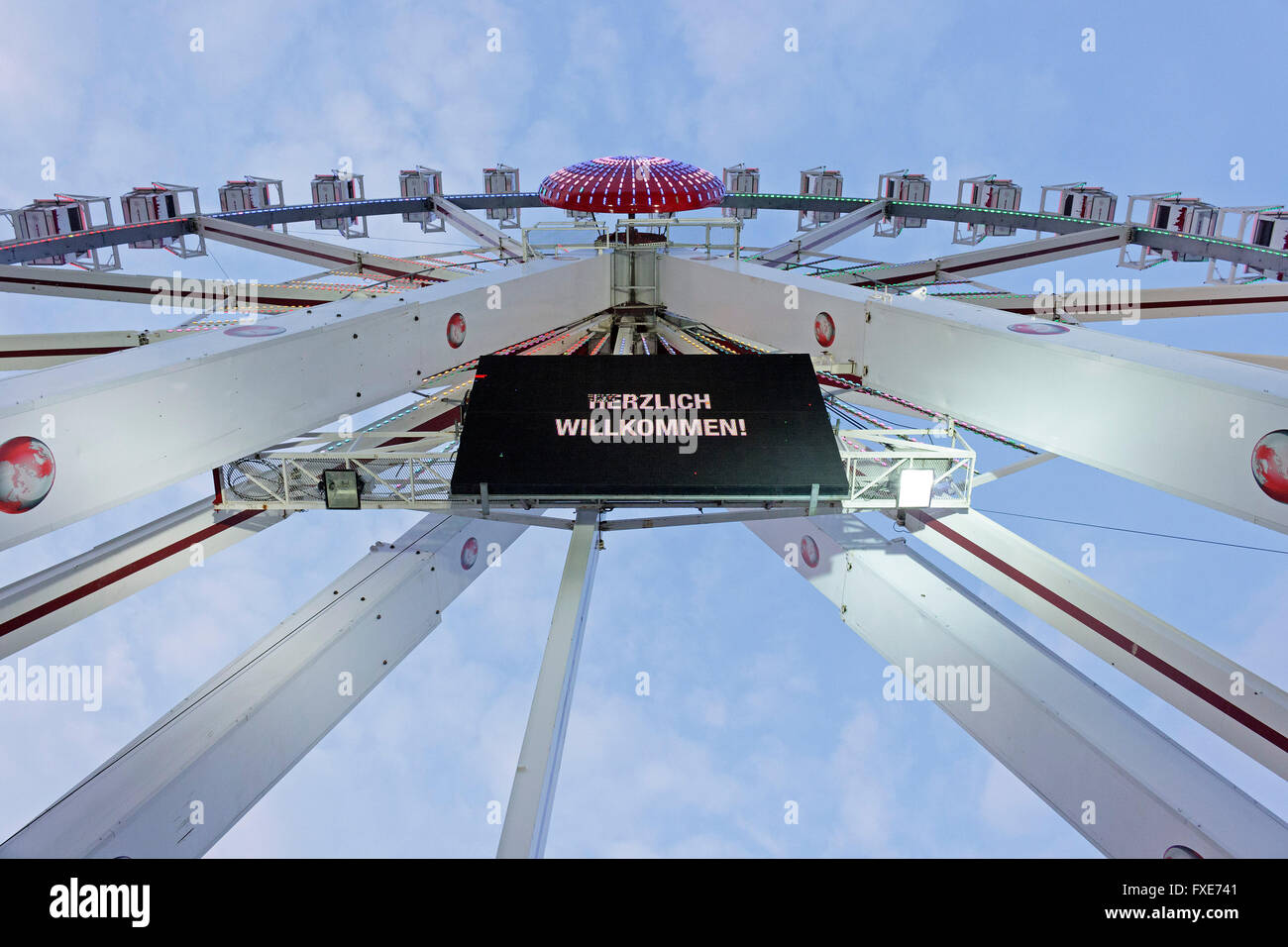 Ruota panoramica Ferris, fiera del divertimento 'Dom', Amburgo, Germania Foto Stock