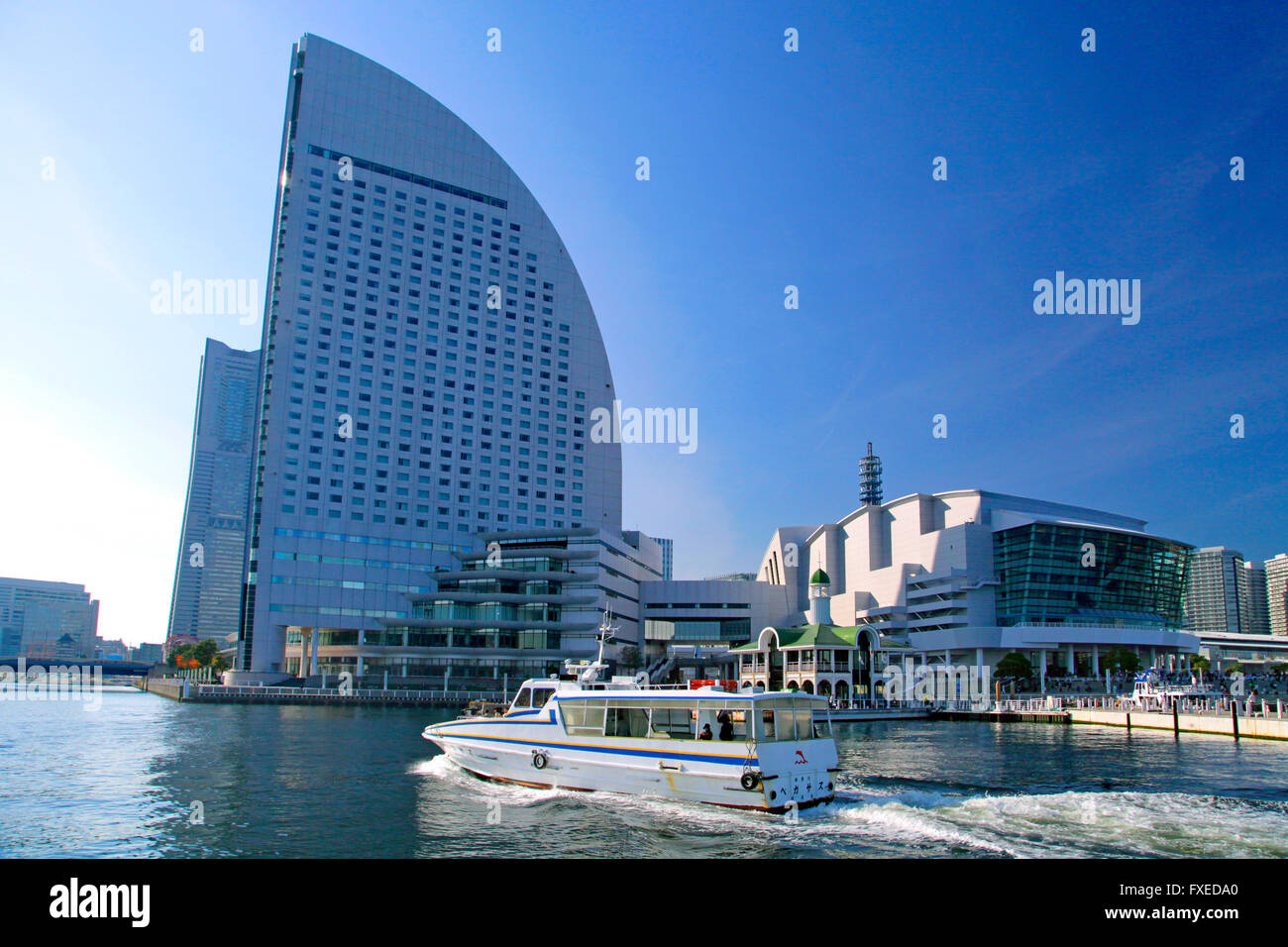 InterContinental Yokohama Grand Hotel e Minato-Mirai Pukari Pier Foto Stock