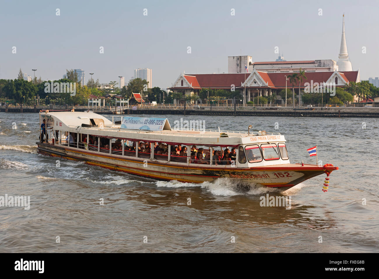 Express traghetto sul Fiume Chao Phraya Bangkok in Thailandia Foto Stock