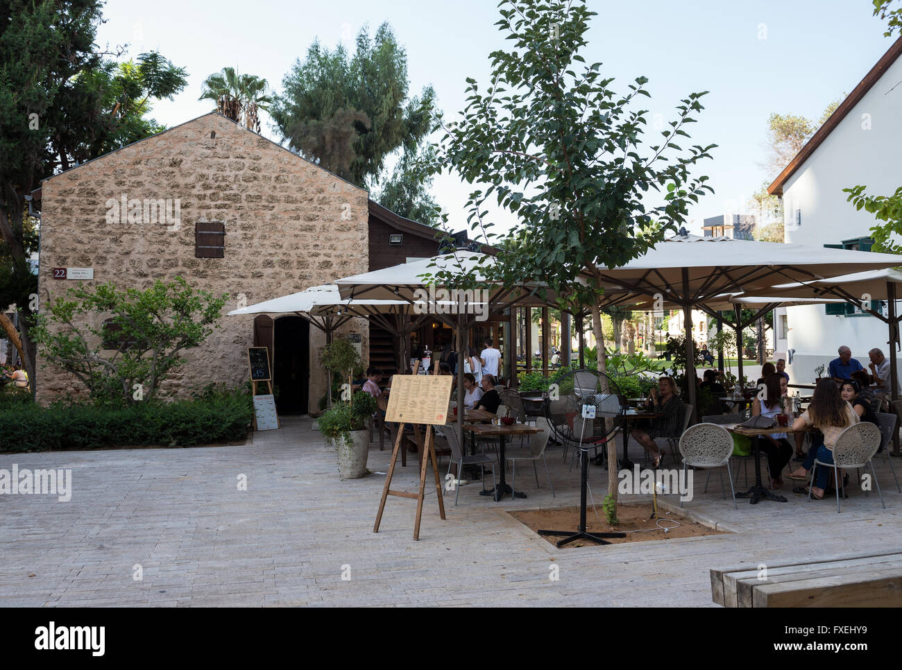 Antico Frantoio e premere casa nel quartiere Sarona in Tel Aviv city, Israele Foto Stock