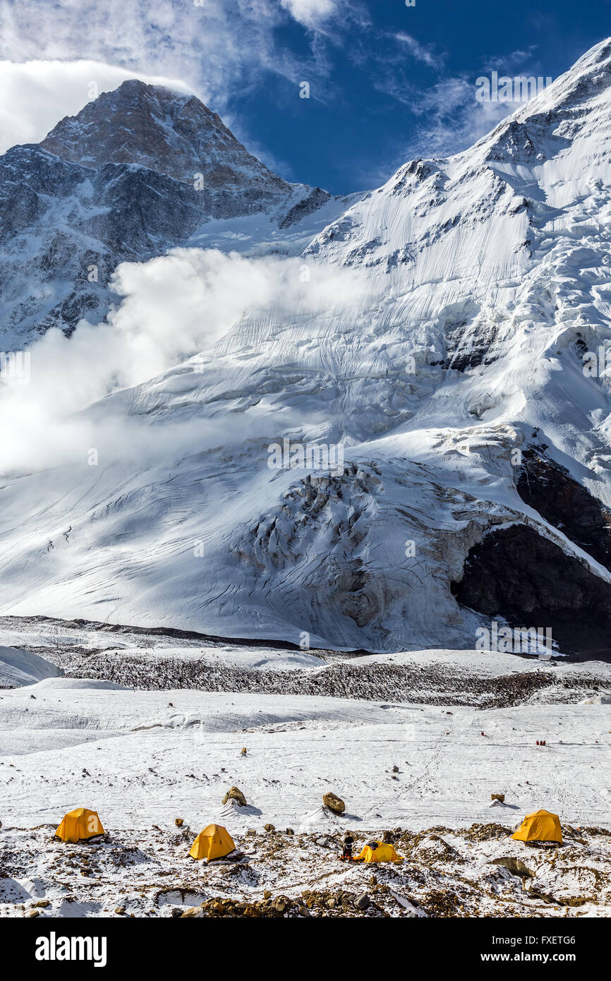 Campo Base di alta altitudine spedizione in montagna Foto Stock