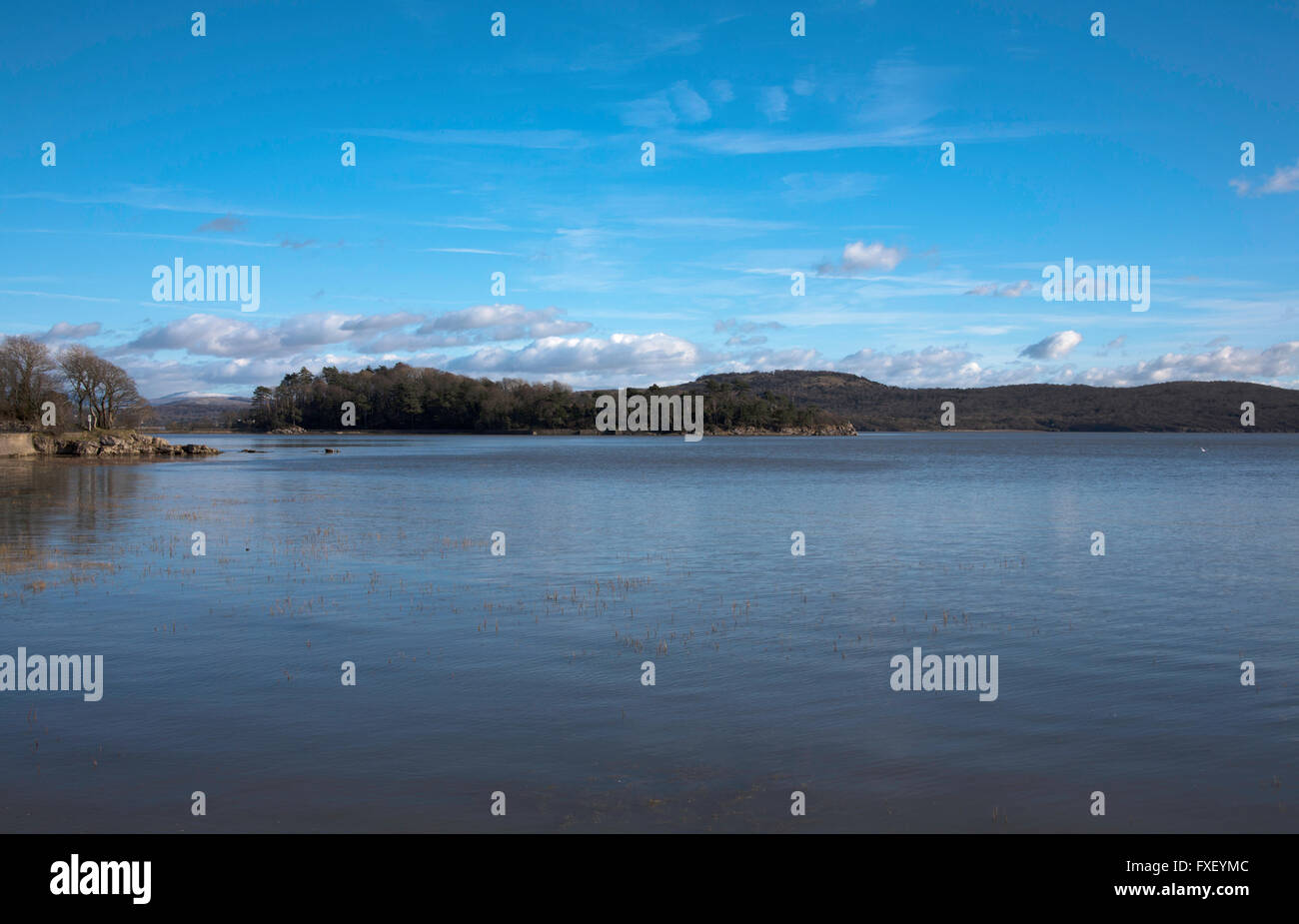 L'estuario del fiume Kent Holme Isola Grange-over-Sands Arnside Knott in distanza Morecambe Bay Cumbria Inghilterra England Foto Stock