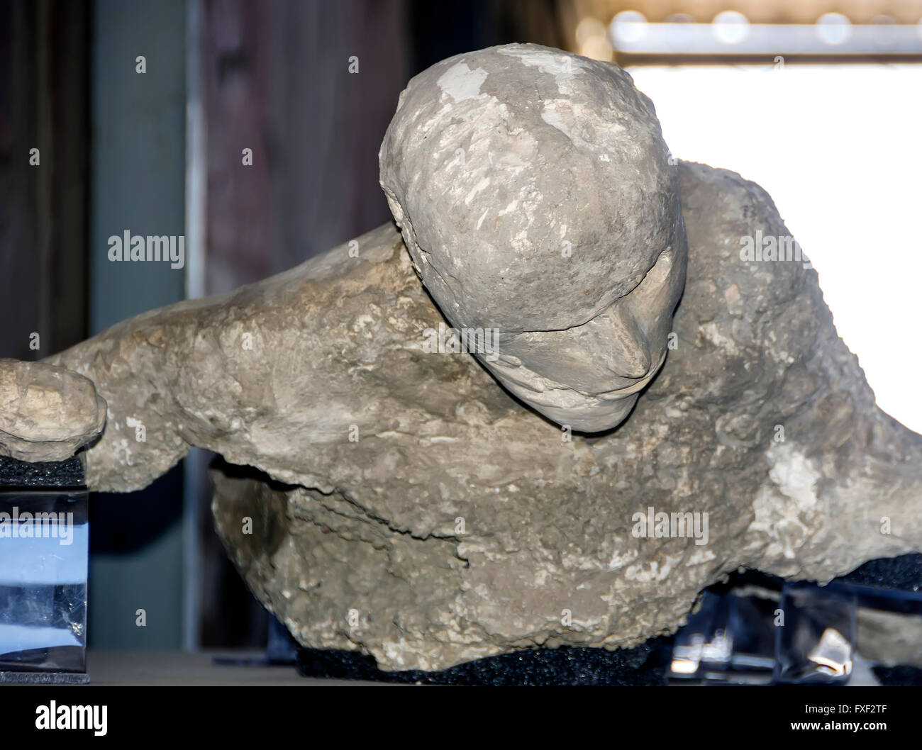 Corpo in gesso colato dettaglio della testa e del viso della vittima da Mount Vesuviis eruzione 79 AD, Pompei Italia. Foto Stock