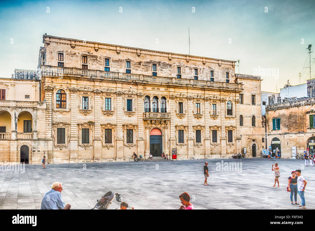 Antichi palazzi in stile barocco di Lecce Foto Stock