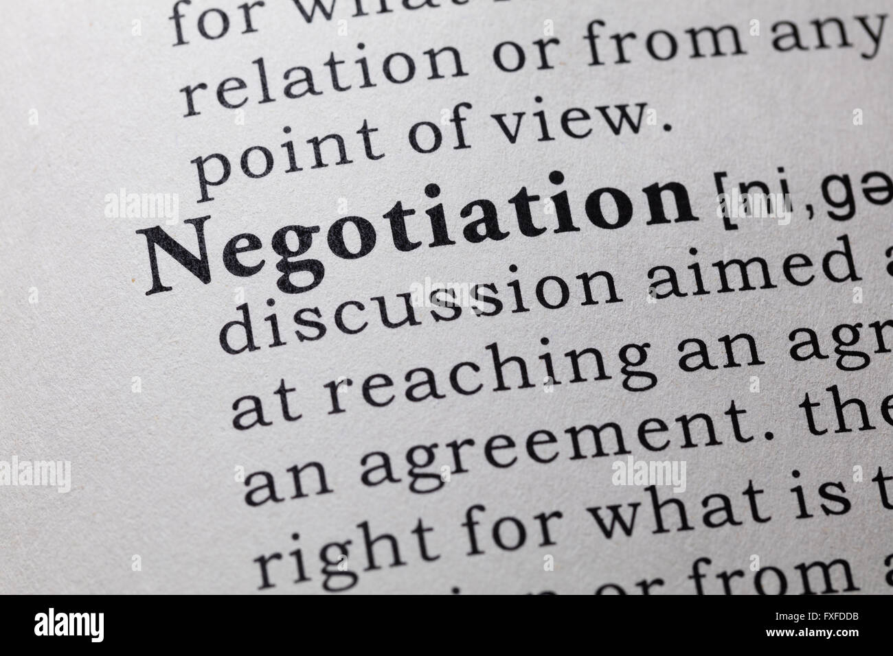 Fake Dizionario, definizione del dizionario della parola negoziazione. Foto Stock
